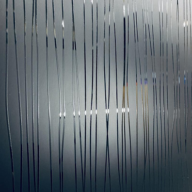 Стекло окрашенное DECO Штрих Черное 011 глянец/мат. 2440х1830х4 мм